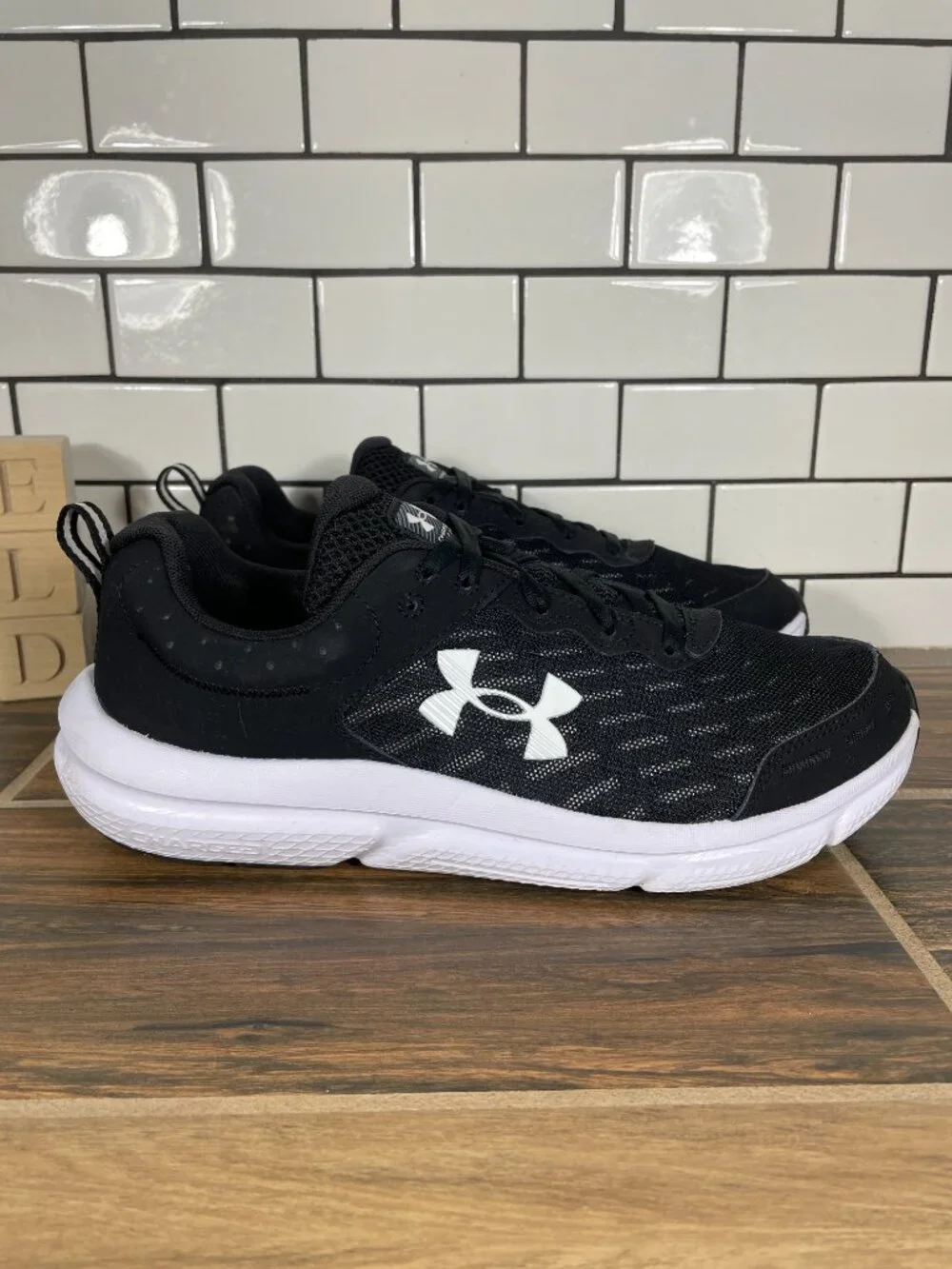 Under Armour Charged Assert 10 Running Shoes Mens Size 9 Wide 4E Black Sneakers
